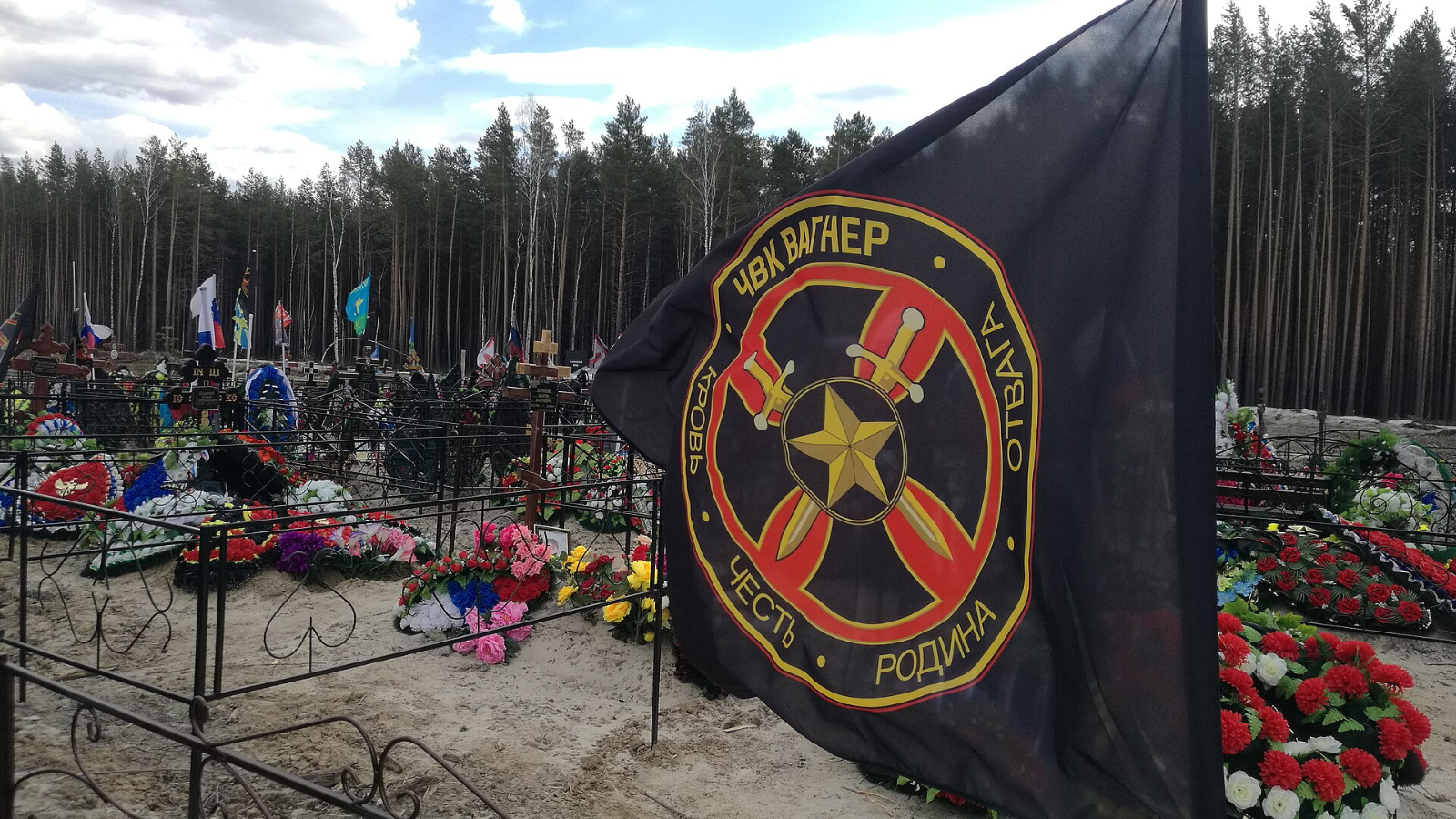 Un cimitero per i combattenti del gruppo Wagner morti a Tjumen’, in Russia